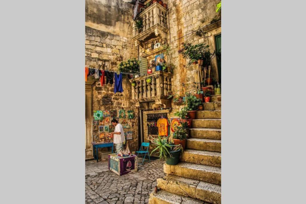 Apartment By Joe Trogir Exterior foto